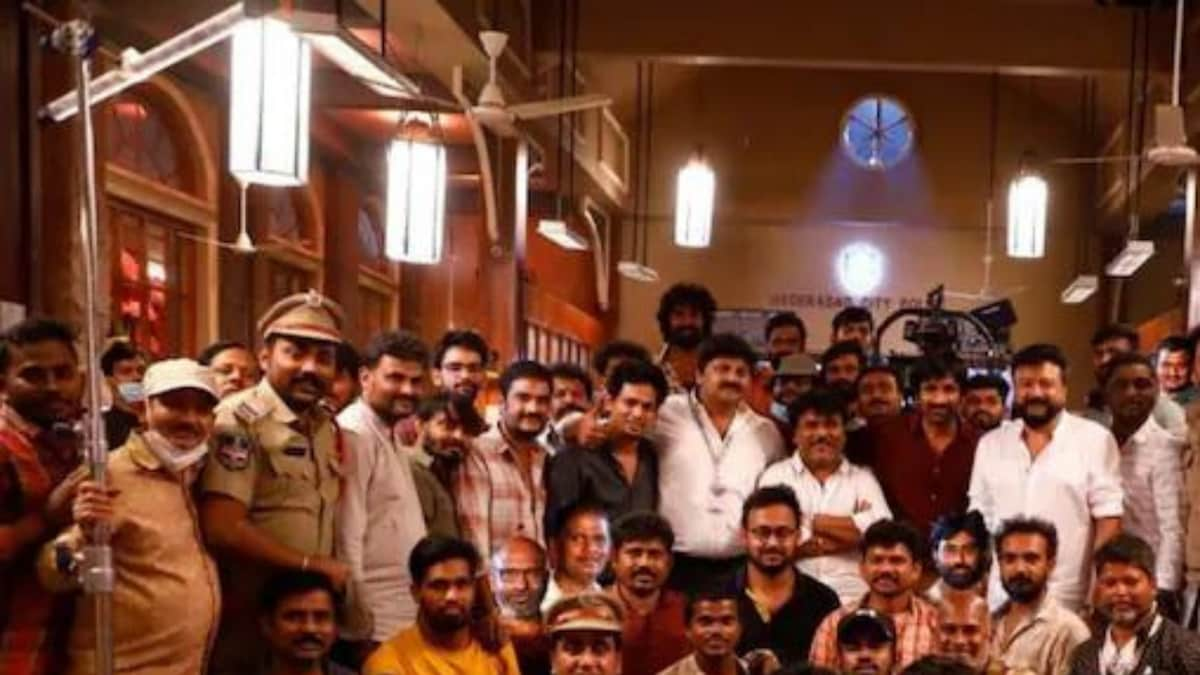 Fourth Schedule of Ravi Teja's Dhamaka Wrapped in Hyderabad, Makers Share a Photo