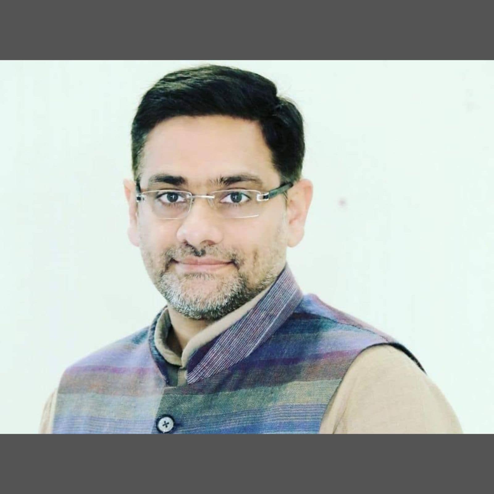 Uttarakhand Minister Saurabh Bahuguna Loses His iPhone 13 During Swearing-in, Appeals on FB