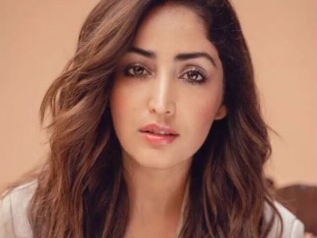 Yami Gautam Dhar Aces Pantsuit Look in Recent Instagram Post, Pics ...