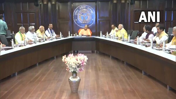 UP CM Yogi Adityanath Holds First Meeting of Council of Ministers in ...