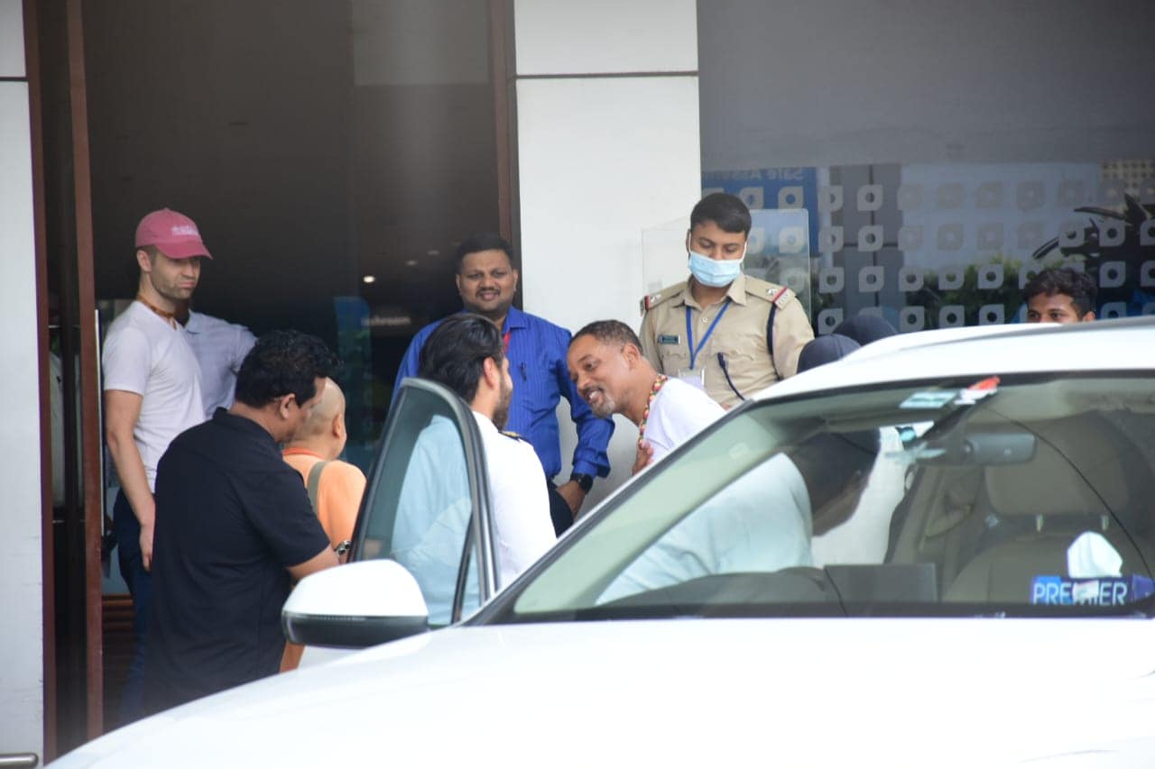 Will Smith was spotted at Mumbai airport, marking his first appearance since the Oscars 2022 slapgate (Pic: Viral Bhayani)