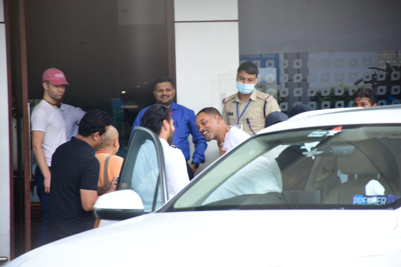 Will Smith was spotted at Mumbai airport on Saturday (Pic: Viral Bhayani)