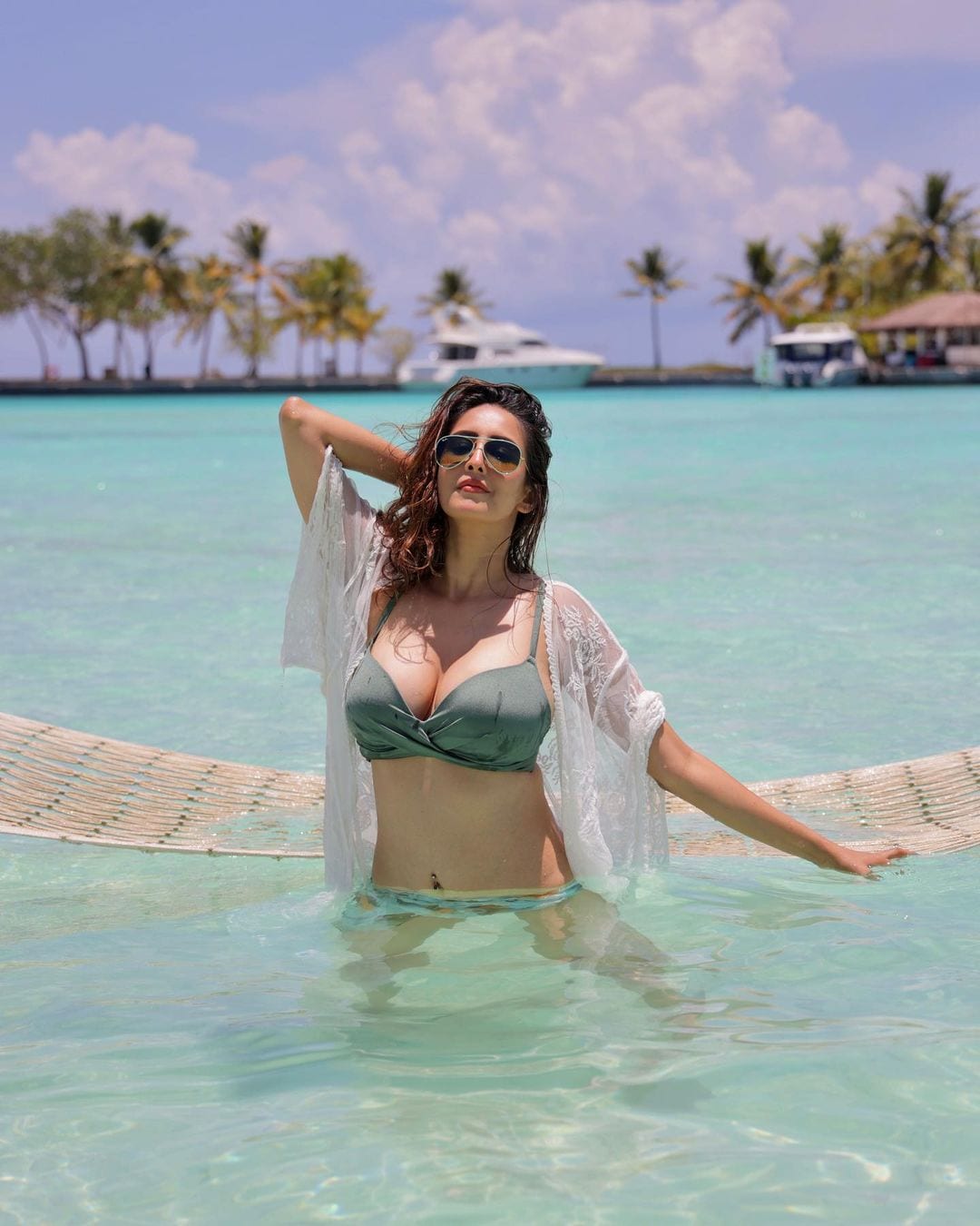 1080px x 1350px - Chahatt Khanna Raises Temperature In Racy Bikinis During Maldives Holiday,  See The Diva's Sexy Pictures - News18
