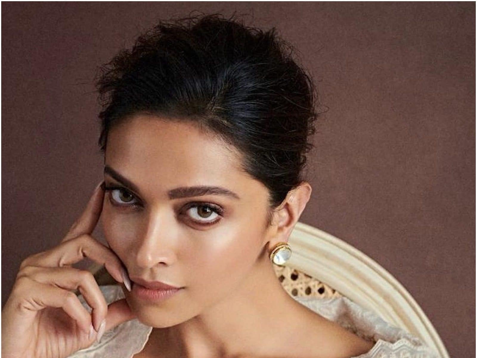 Cannes 2022, Day 3: Deepika Padukone looks red hot in blazing LV dress with  a plunging neckline!, People News