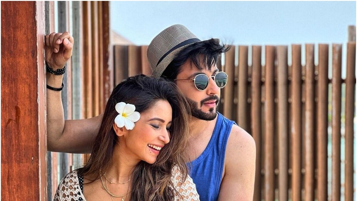 Kundali Bhagya Fame Dheeraj Dhoopar and His Wife Vinny Arora Are Expecting a 'Tiny Miracle' In August