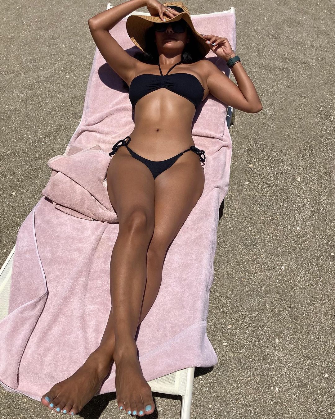 Esha Gupta Sets Gym Goals as She Drops Scorching Hot Bikini Pic From Exotic  Vacation See Sexy Photo