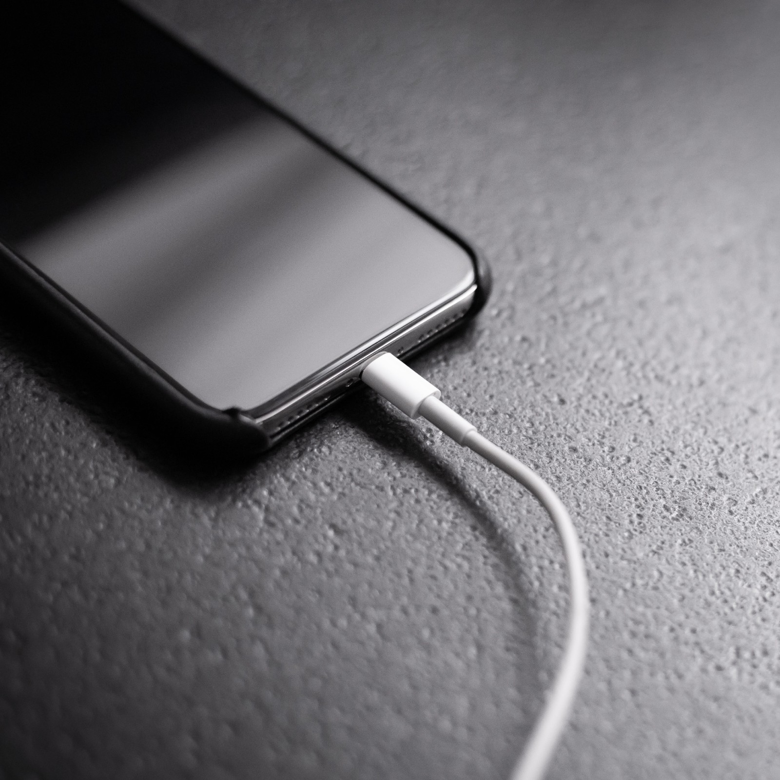 Here's Why Apple Will Soon Have To Offer USB Type C Port For Charging  iPhones