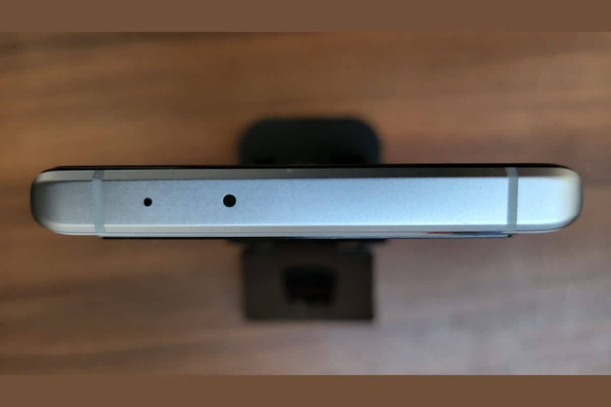 The iQoo 9 Pro Legend runs on Vivo's FunTouch OS Android skin. (Image Credit: News18/ Darab Mansoor Ali)