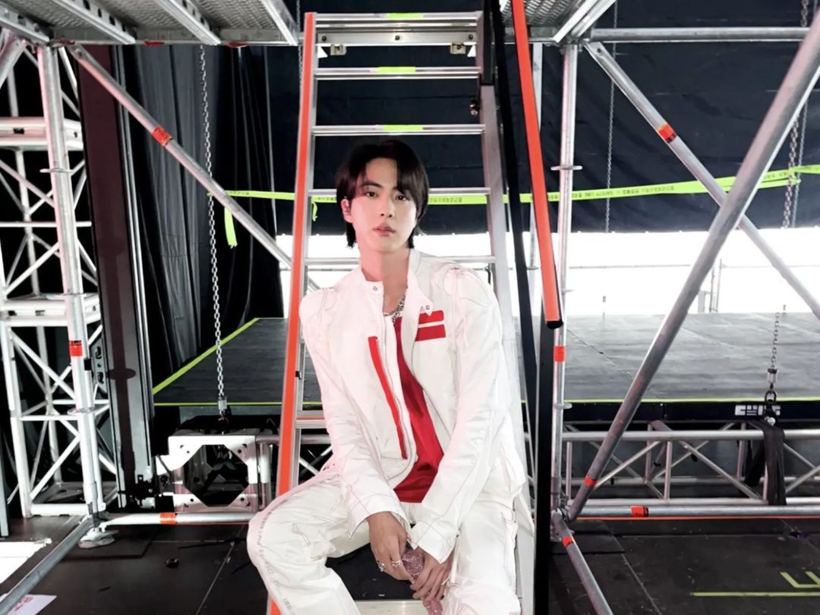 jin-16493965764x3.jpg