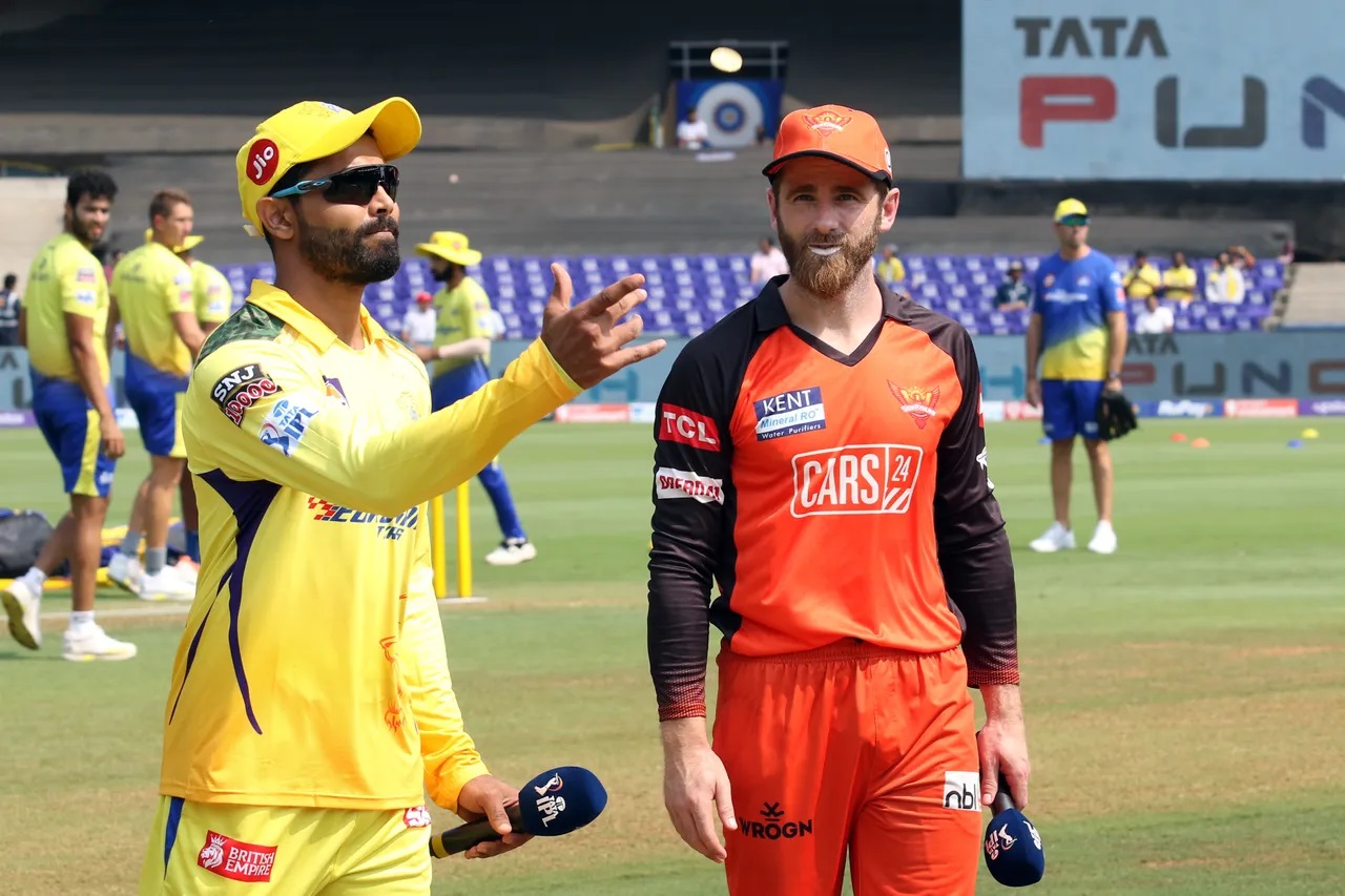 ravindra jadeja with kane williamson during ipl 2022 match toss