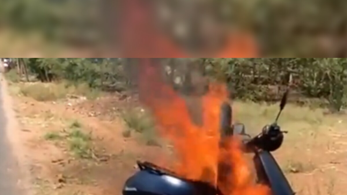 Ola S1 Pro Owner Pours Petrol on His Scooter, Sets it on Fire Due to Poor Performance, Service