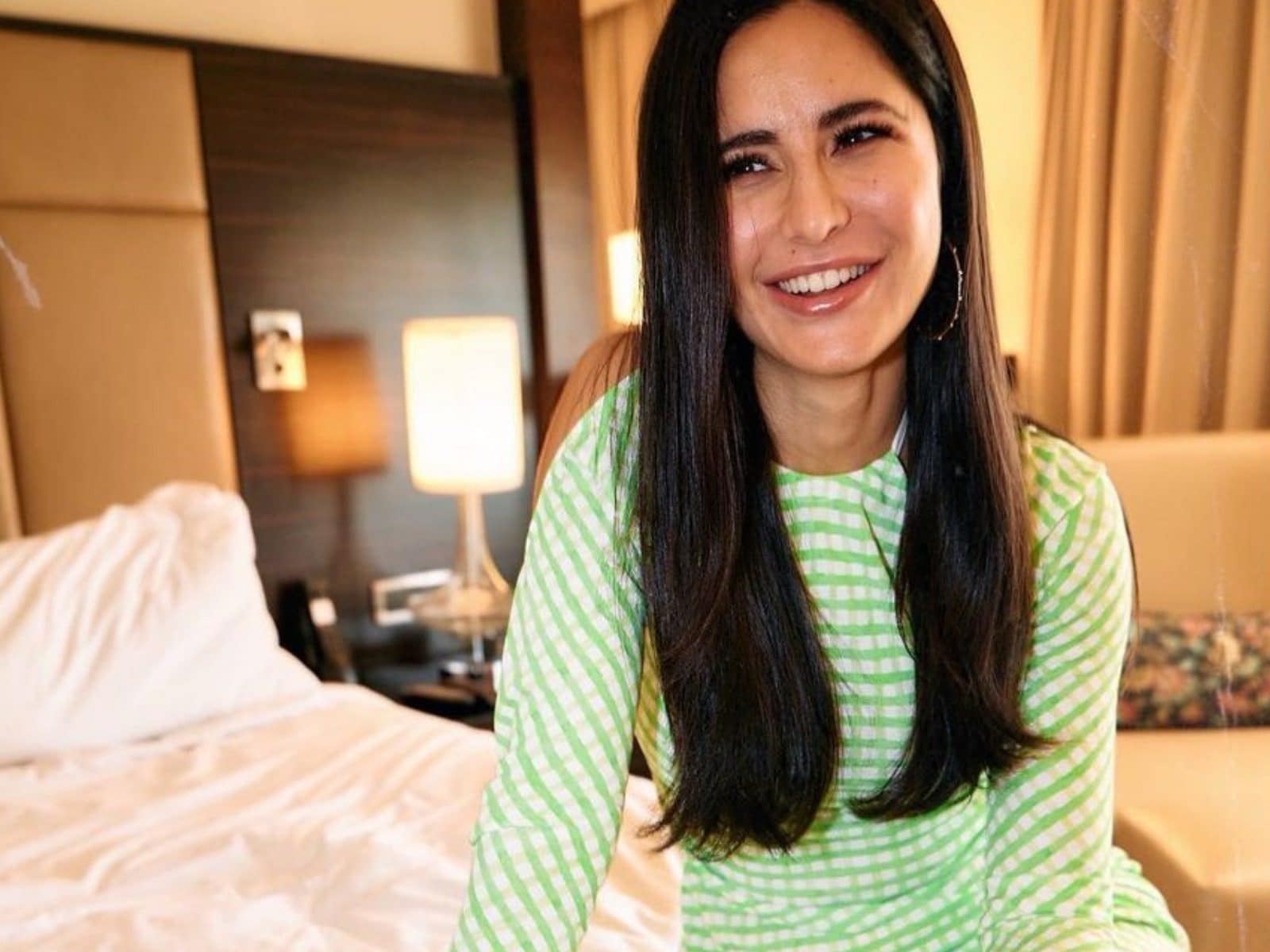 Sexy Bf Katrina Kapoor - Katrina Kaif Is All Smiles As She Flaunts Her 'Saturday Hair' In New Pics;  Fans Call Her 'Gorgeous' - News18