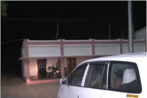 A three-member CBI team reached Hanskhali Police Station in Nadia, West Bengal, on Wednesday night. (Photo: ANI)