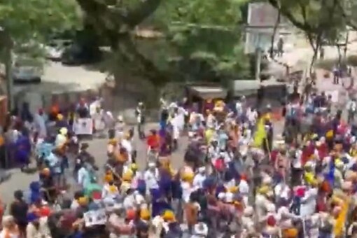 A clash broke out between two groups near Kali Devi Mandir in Patiala today. (Image: ANI)
