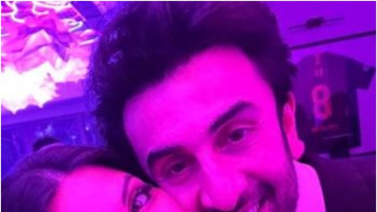 Ranbir Kapoor-Alia Bhatt Post-Wedding Bash: Riddhima Kapoor Sahni shares Aww-Dorable Selfie With Her Brother