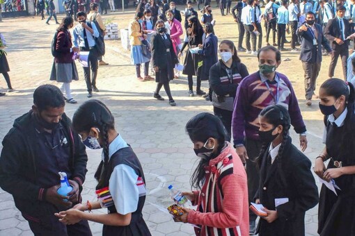 At least 12 school children fell sick at a state-run primary school in West Bengal's North Dinajpur district after consuming midday meal.(Representative image)
