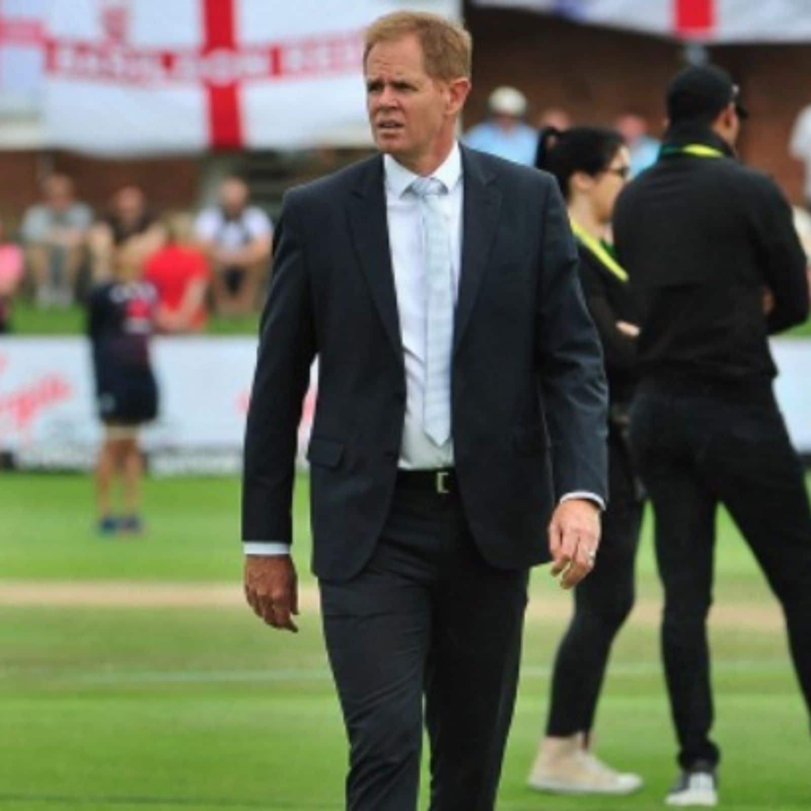 Watch Shaun Pollock rips pants on live TV during South Africa vs Pakistan   Cricket News  The Indian Express