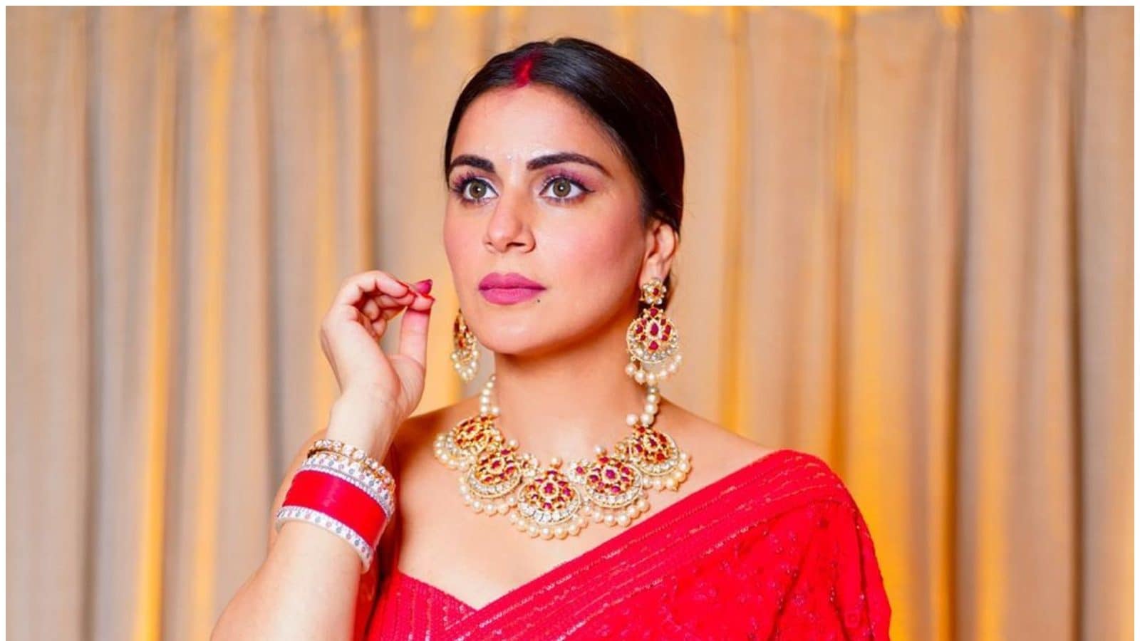 Shraddha Arya Admits She Was Approached For Jhalak Dikhhla Jaa 10 ...