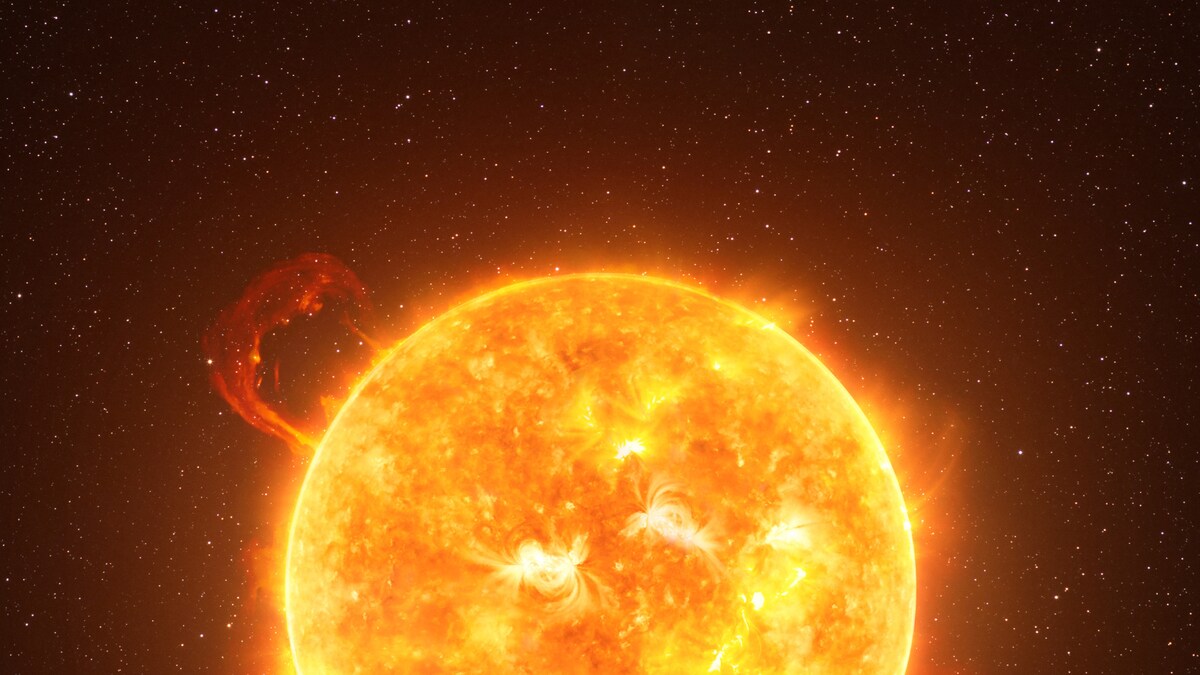 Sun's 20,000-km-deep Canyon of Fire is Spitting Intense Solar Wind to ...