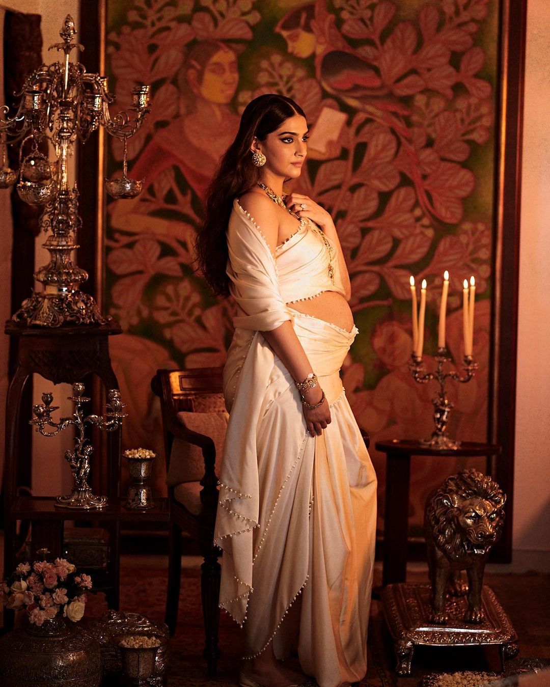 Sonam Kapoor Flaunts Baby Bump Draped In Ivory Saree, Check Out ...