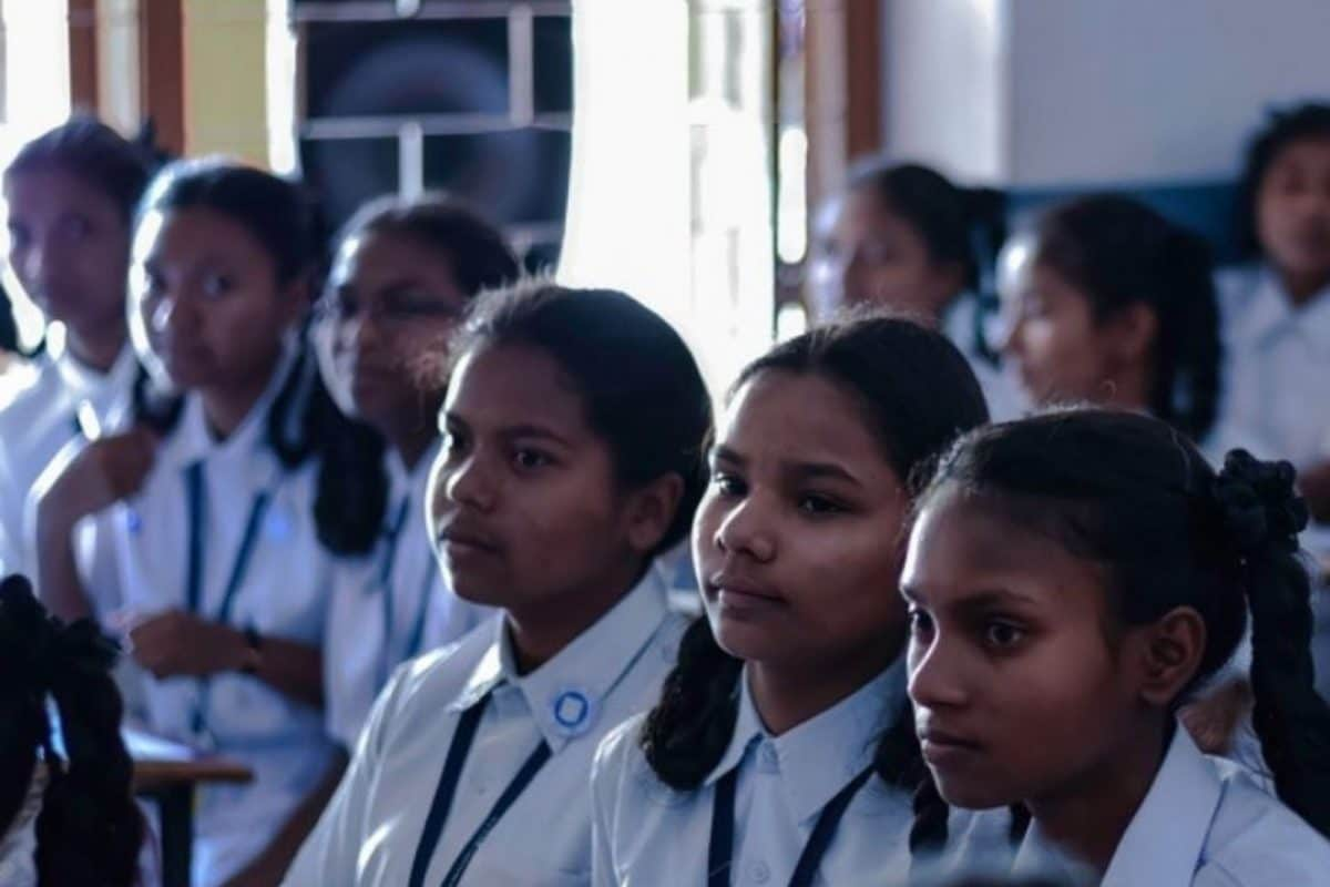 4 Students Injured as Cement Plaster from Roof of School Lobby Falls in Gujarat - News18