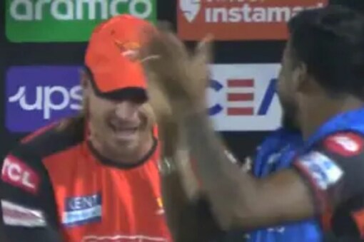 IPL 2022: Dale Steyn Reveals Funny Story Which Made Him Jump At Muttiah Muralitharan IPL 2022: Dale Steyn Reveals Funny Story Which Made Him Jump At Muttiah Muralitharan
