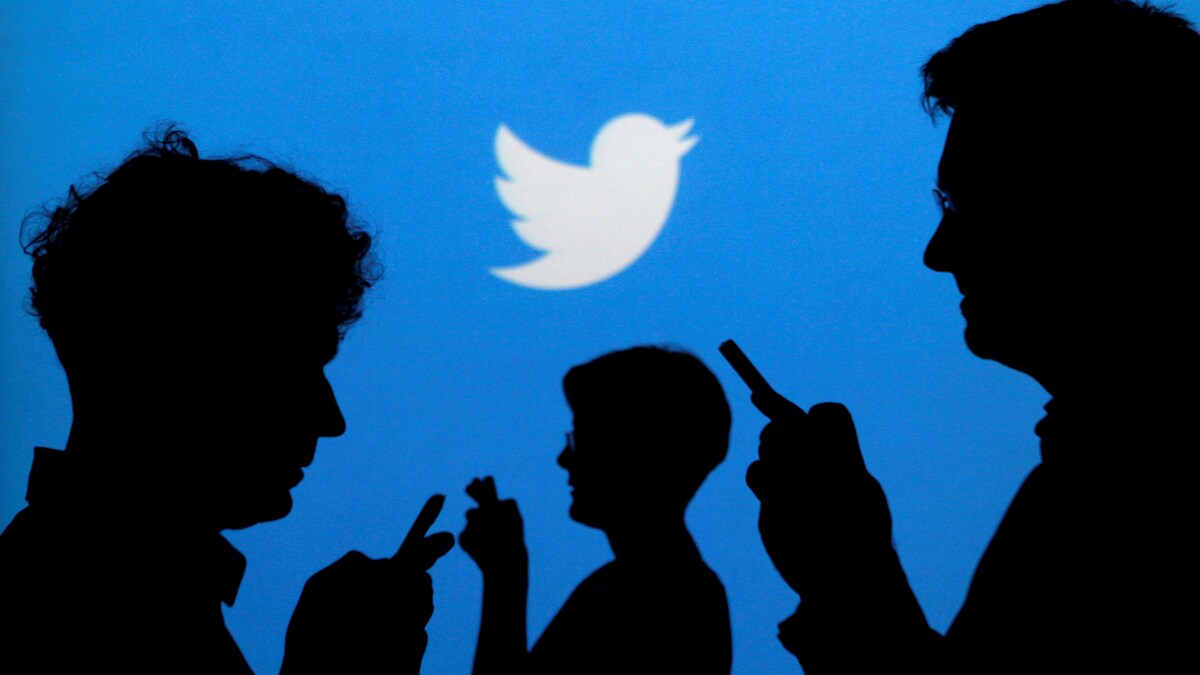 Twitter May Let You Post Images And Videos In A Single Tweet, Awards For Tweets Also Hinted