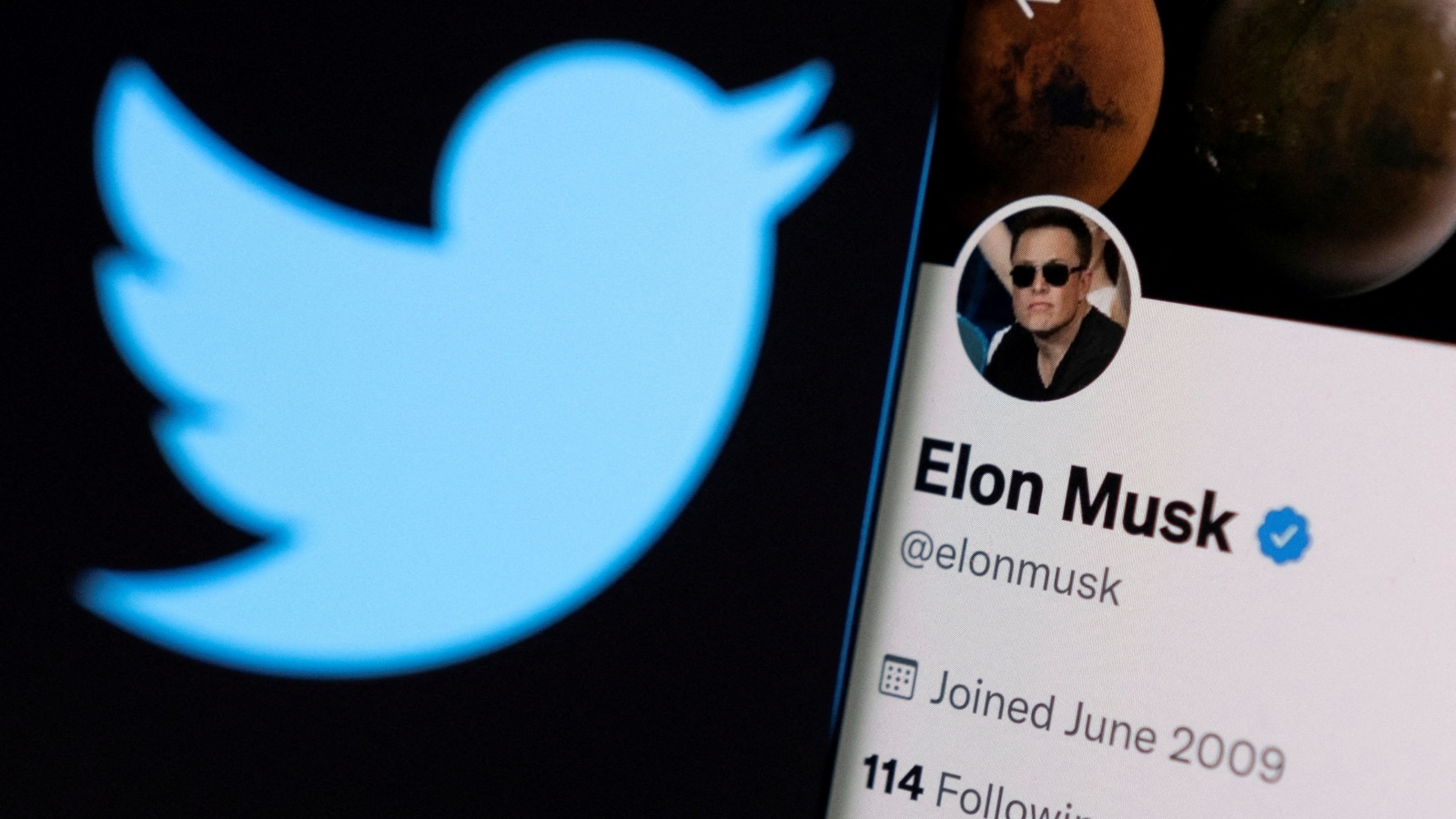 Twitter, Under Shareholder Pressure, Begins Deal Talks With Musk