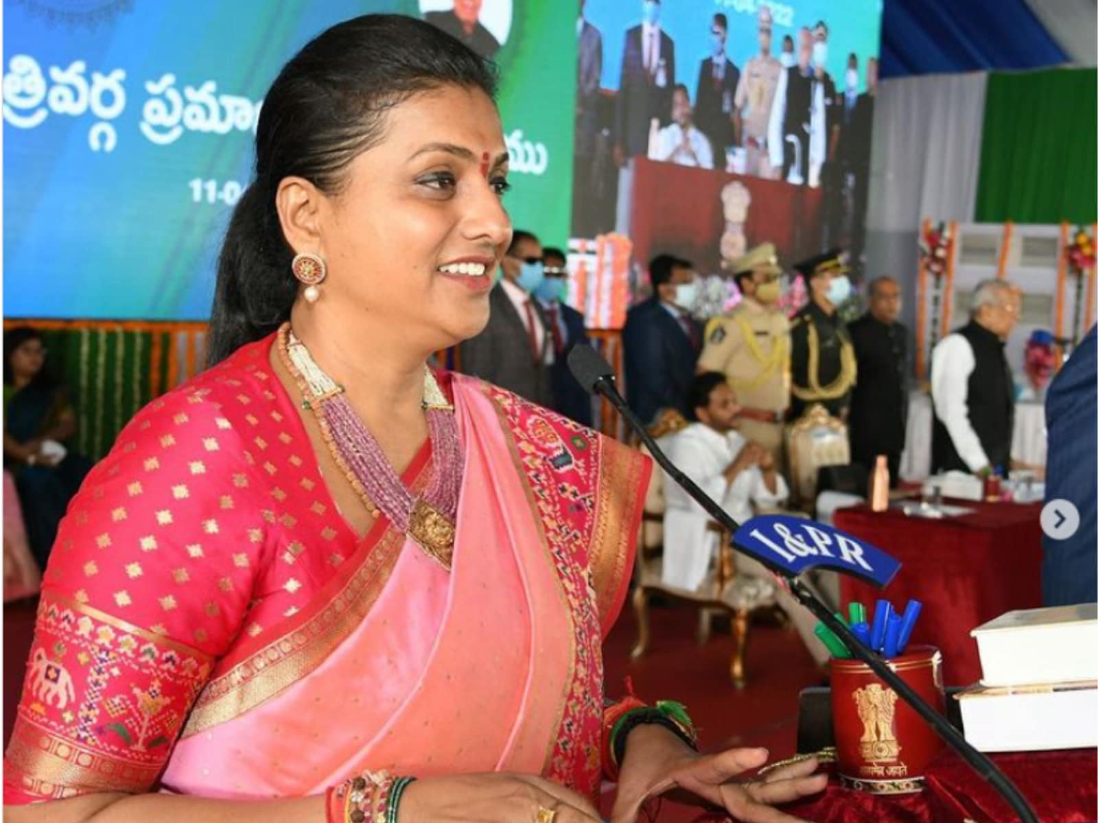 1600px x 1200px - Here's Why Actress Roja Selvamani Quit Telugu Comedy Show Jabardasth -  News18