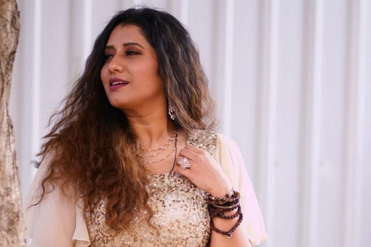 Super Singer Priyanka Xxx - Vijay TV Anchor Priyanka Deshpande's Transformation Leaves Her Fans  Awestruck - News18