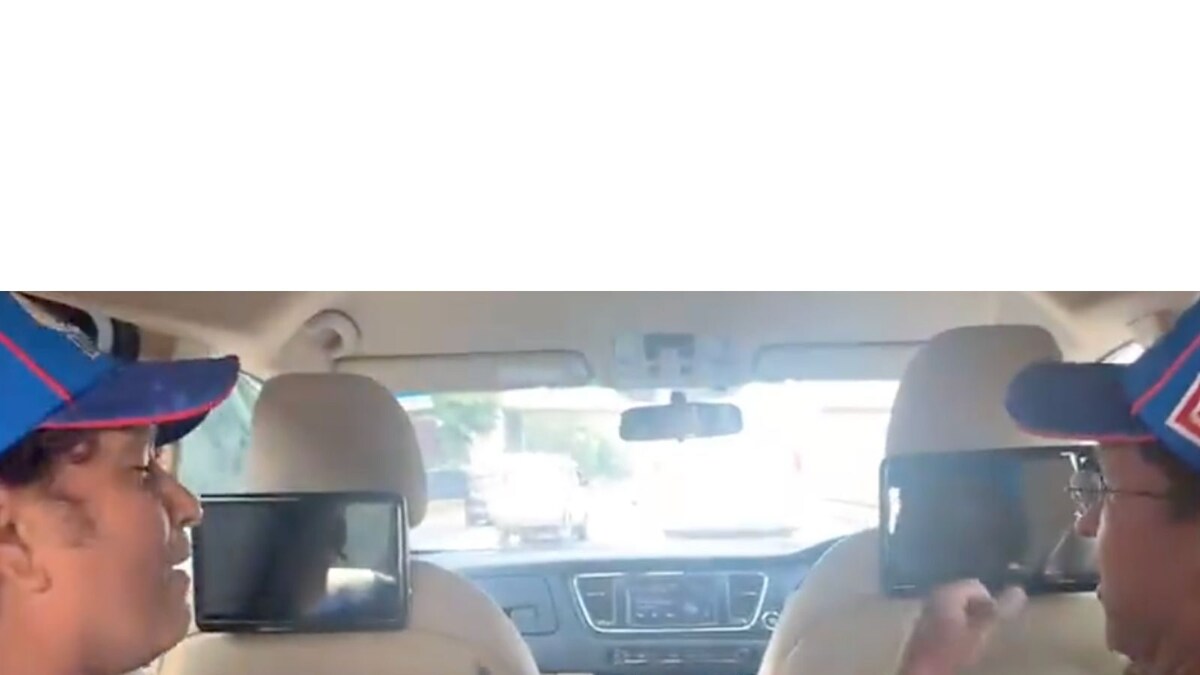 Sachin Tendulkar Jams to Old Marathi Song With Kiran More While Stuck in Traffic News18