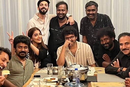Vijay with the cast and crew of Beast. (Photo: Twitter/Nelsondilpkumar)