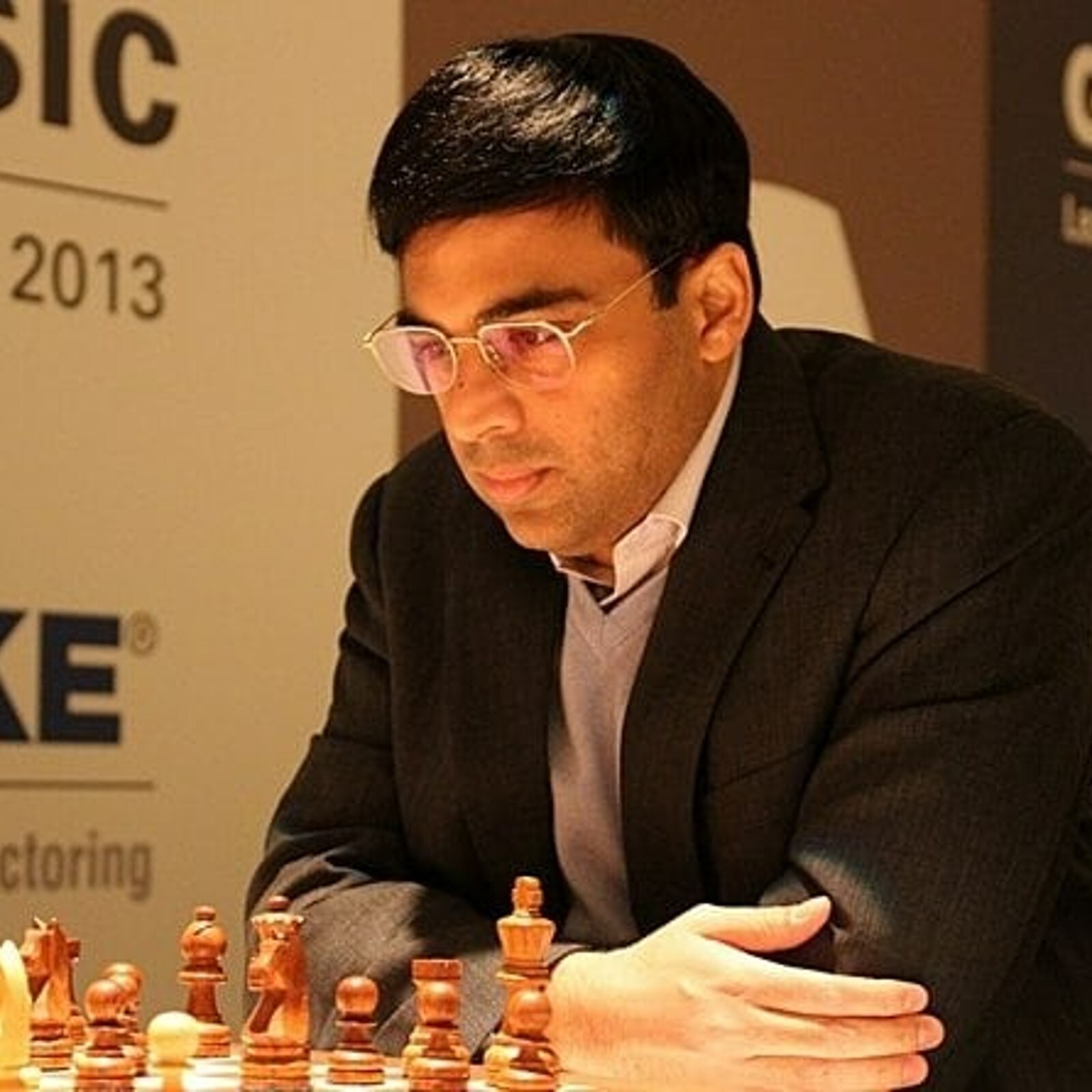 Yogi hands over Chess Olympiad torch to Viswanathan Anand