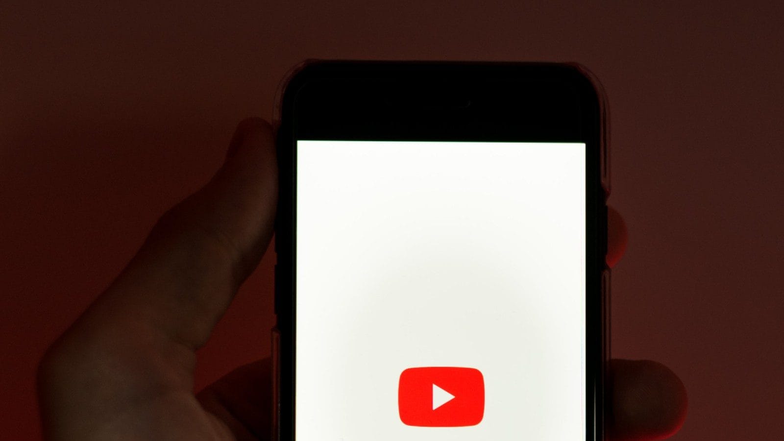 YouTube agregará una marca de agua a cada video corto que descargues: ¿qué significa eso?