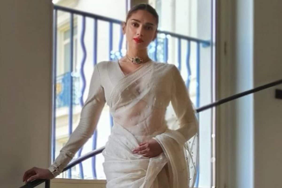Birthday girl Aditi Rao Hydari - 50 Fans collected Saree Stills