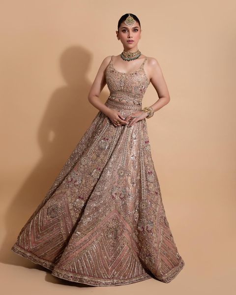 Aditi Rao Hydari & Her Most Ethereal Looks In Ethnic Outfits