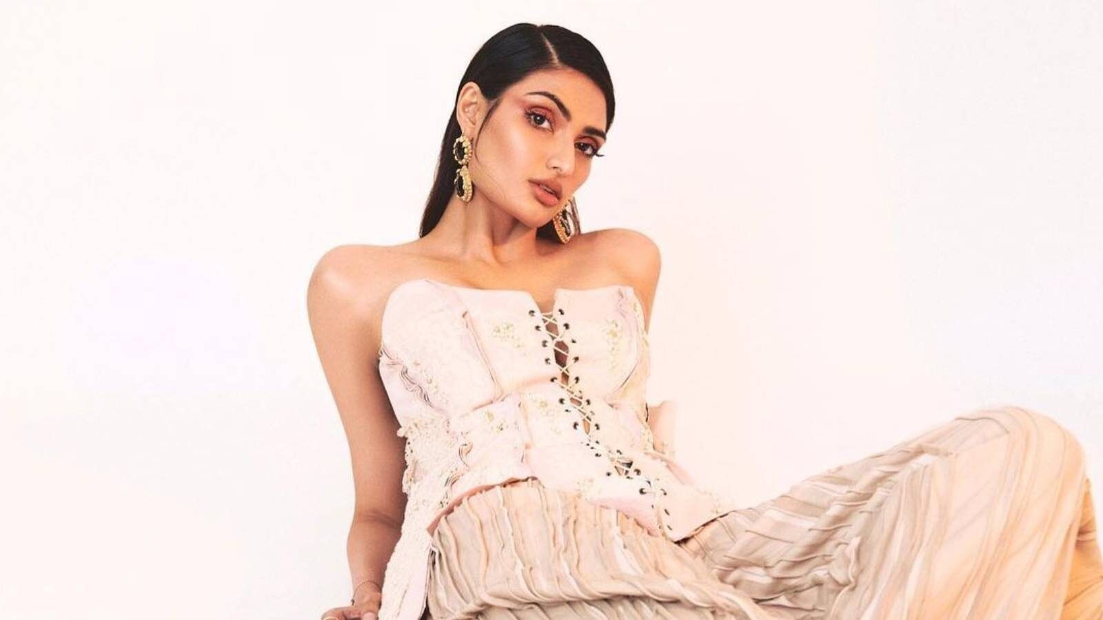 Athiya Shetty Is A Picture Of Chic Elegance In Corset Top And Pants ...