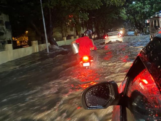 Waterlogging at Bengaluru's Wilson Garden after heavy rains. (Twitter/@dp_satish)
