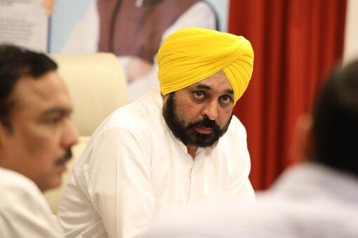 The opposition is accusing the Bhagwant Mann government of going 'slow' on the probe to ascertain the source behind the transportation of alcohol illegally to Gujarat. (File pic: Twitter)
