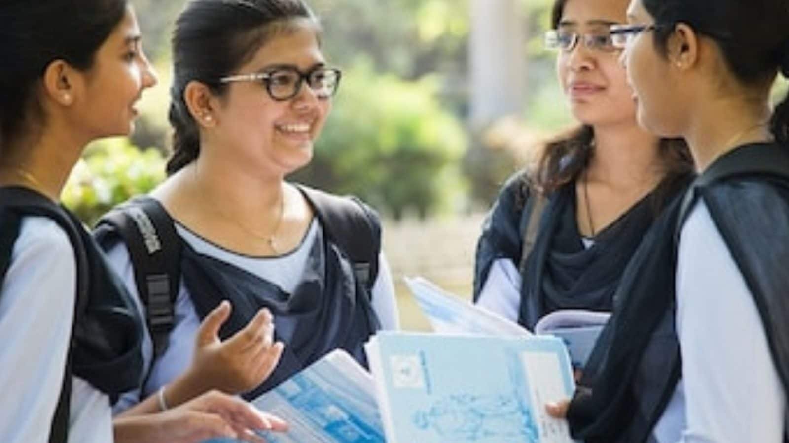 Students Find Biology Difficult, Physics, Chemistry Easy