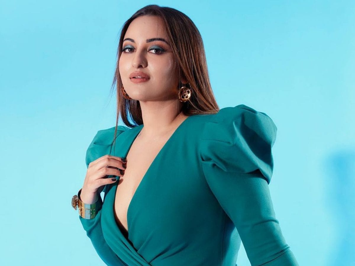 Sonakshi Sinha Weighs In On Body Shaming: 'No Matter What Size You Are,  People Will Always Comment On It' - News18