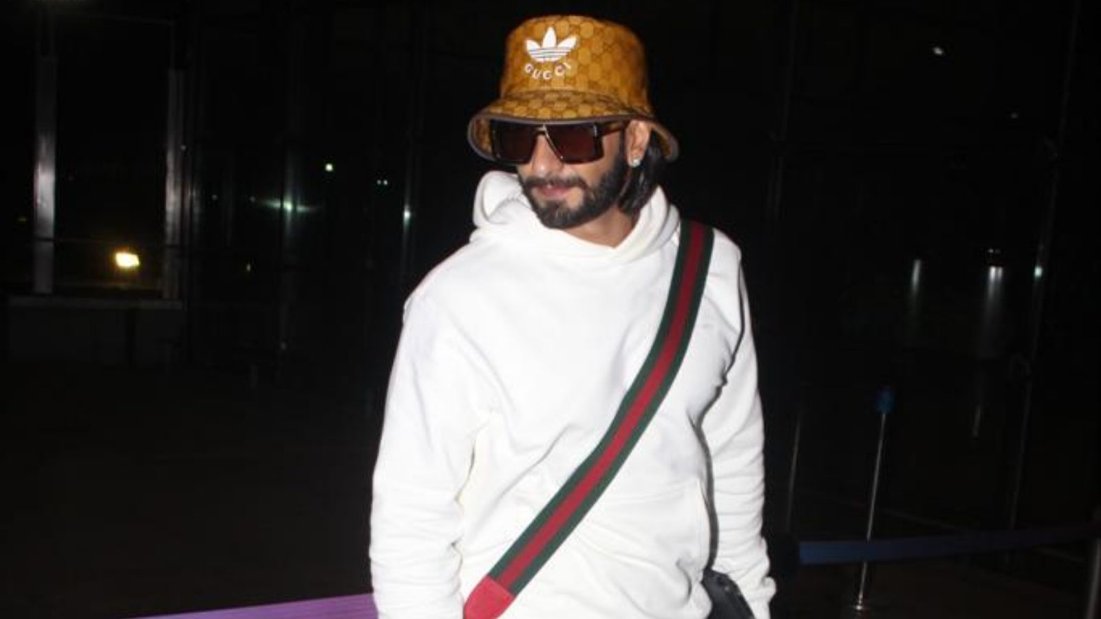 Ranveer Singh As Jayeshbhai Jordaar Looks In Dark Blue Suit At Airport