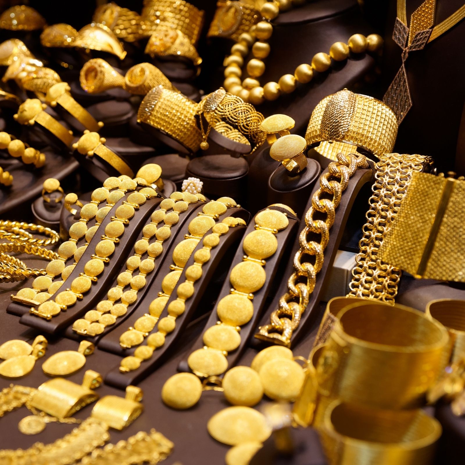 Gold Price Today at Around Rs 50,800; Will it Increase Soon? Right Time to  Invest?