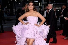 Hina Khan At Cannes 2022: The Diva Looks Spectacular In Lavender Gown, Stuns Netizens