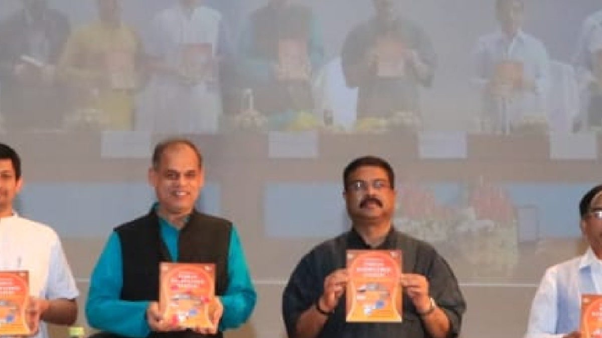 Education Minister Launches Book on Indian Knowledge System for Engineering Students, Calls it Move Towards 'Decolonizing' Indian Edu System