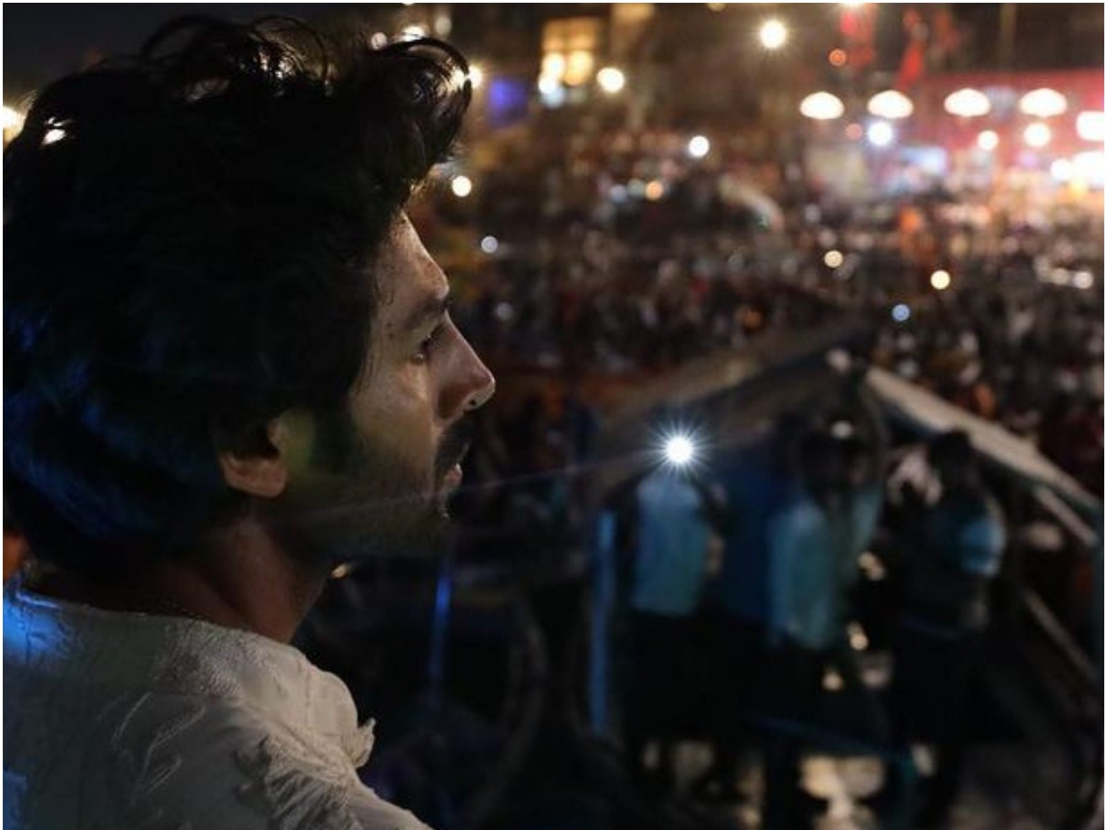 Bhool Bhulaiyaa 2 Success: Kartik Aaryan Attends Ganga Aarti In ...