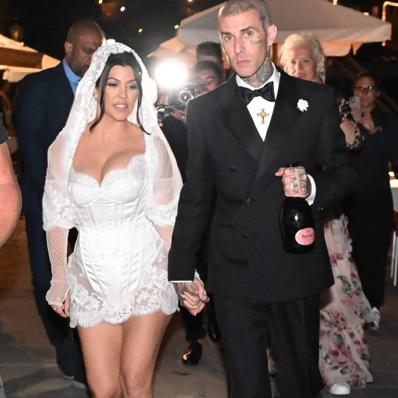 Kourtney Kardashian shares dreamy pics from wedding with Travis Barker. Kim  Kardashian reacts - India Today
