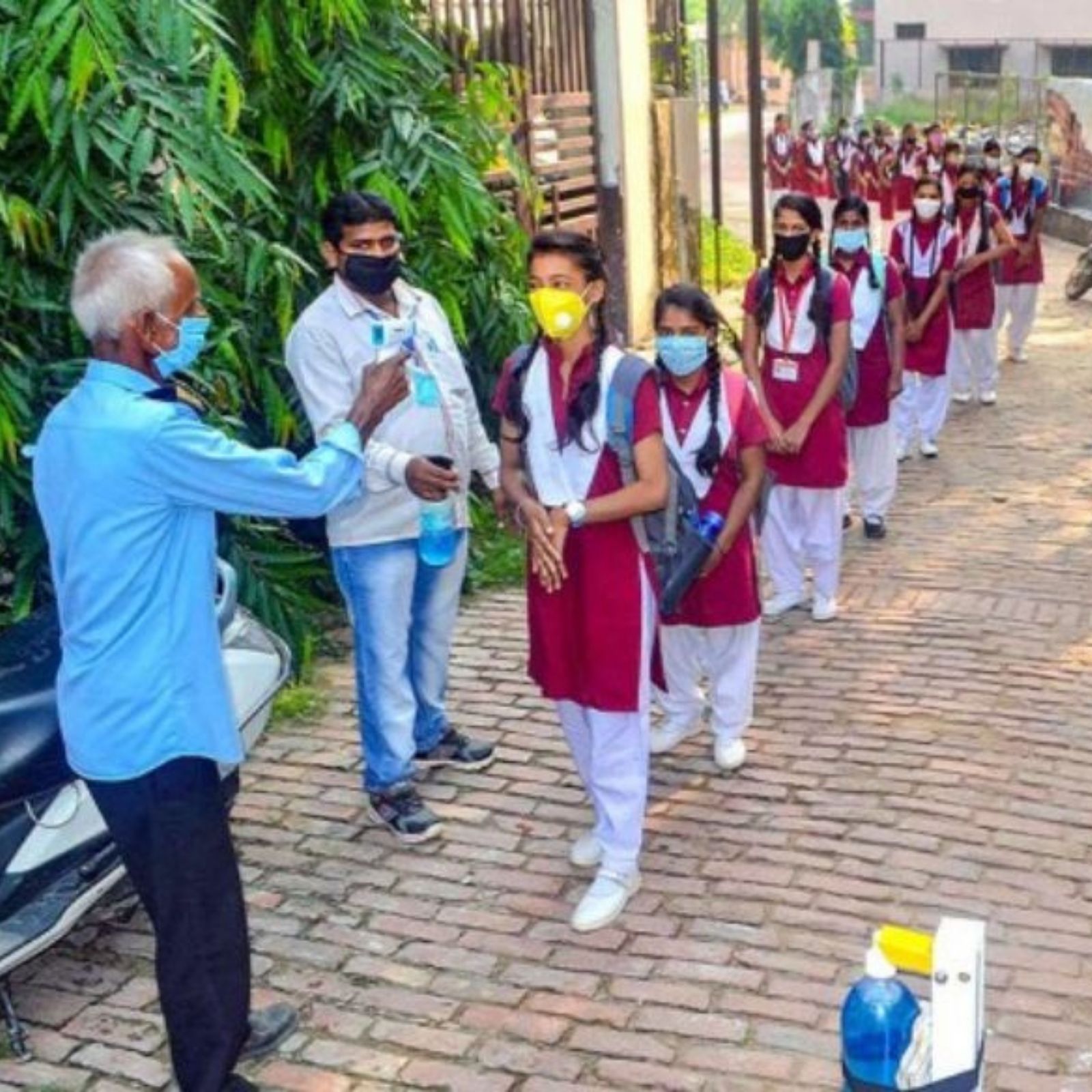 Punjab Govt to Give Free Uniform to 15.49 Lakh Govt School Students - News18