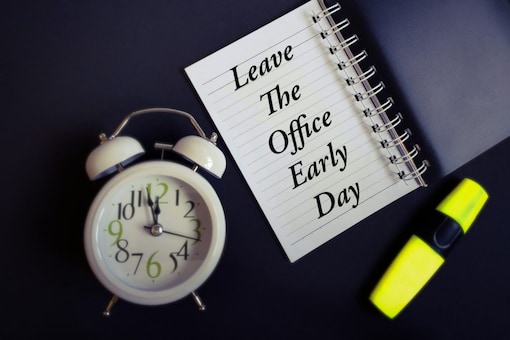 ทุกปี วันที่ 2 มิถุนายน กำหนดให้ตรงกับวันหยุดสุดสัปดาห์ จะมีการฉลองวันลาจากสำนักงานในวันทำการที่ใกล้ที่สุด  (ภาพตัวแทน Shutterstock)

