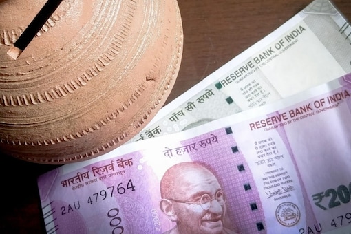 SBI, Axis Bank, HDFC Bank and others have raised their interest rates on fixed deposits